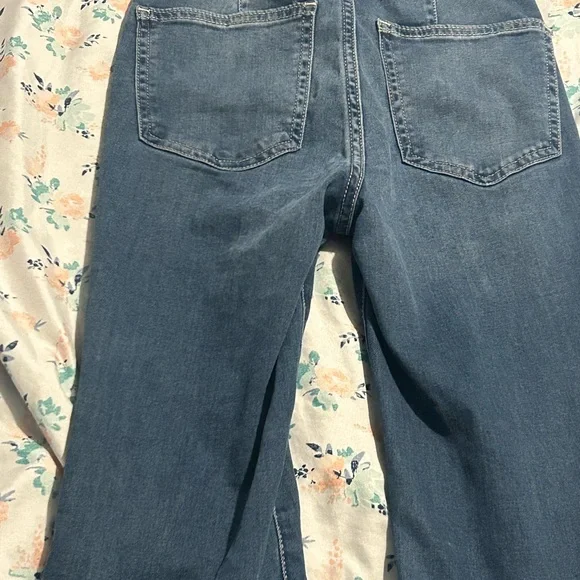 We The Free Jeans 29 Womens Light Wash High Rise Flare Bell
Bottom Size 25 - Picture 9 of 13